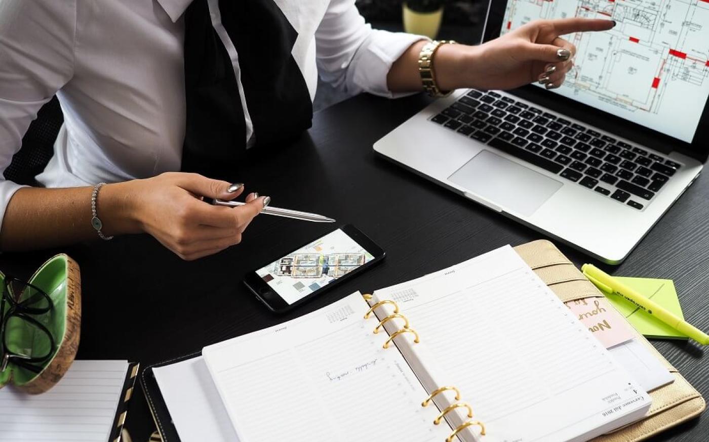 woman-finance